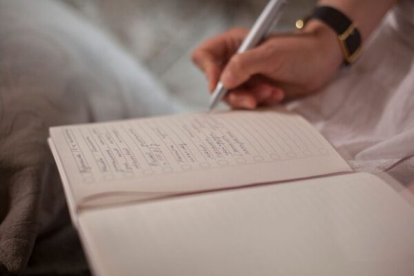 How to Track Habits Effectively to Stay Consistent Every Day